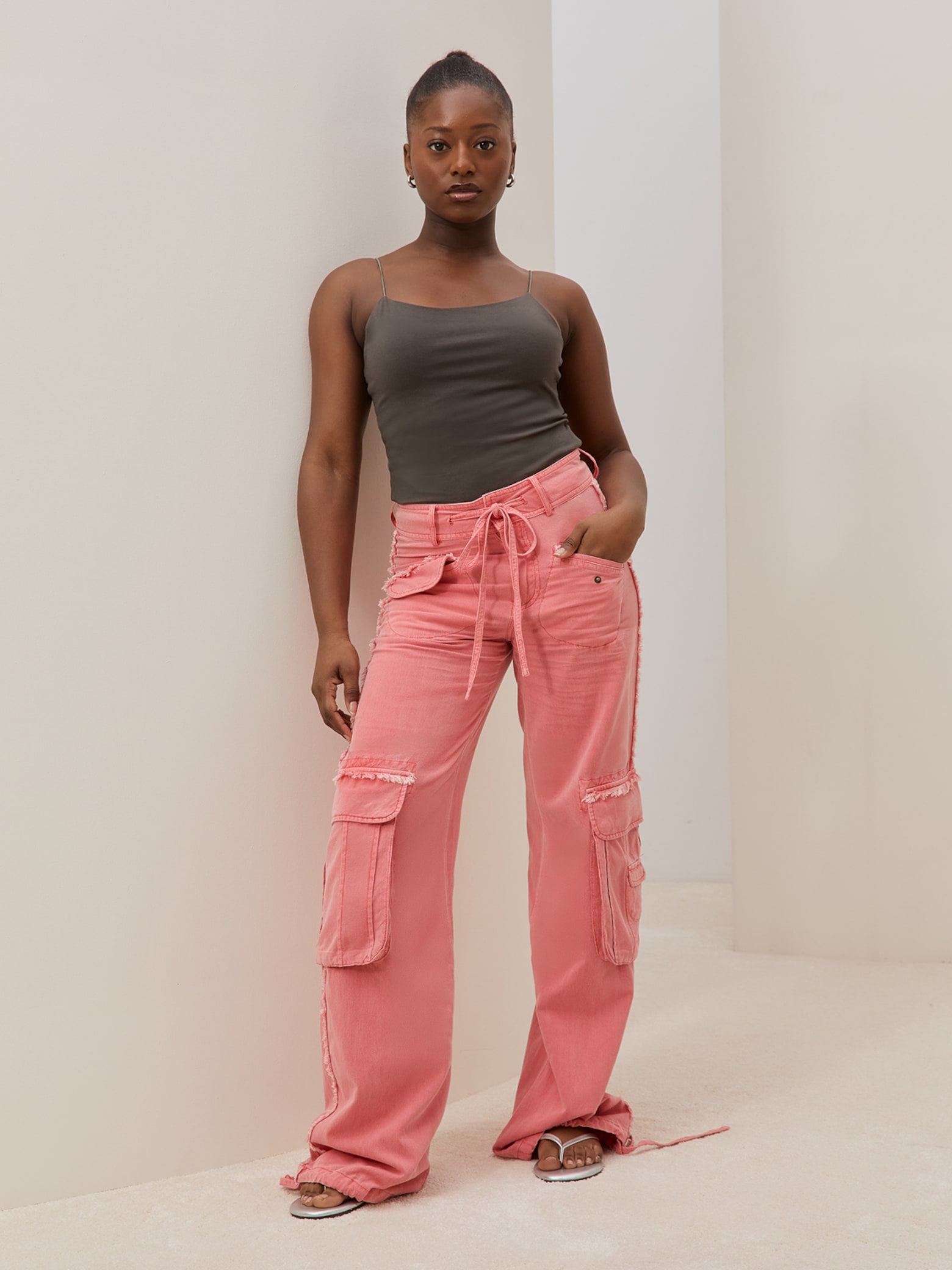 Schekina-Divine - Pink Pants Look