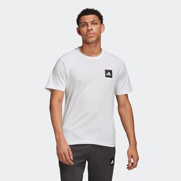 ADIDAS SPORTSWEAR - Camiseta funcional en blanco: frente