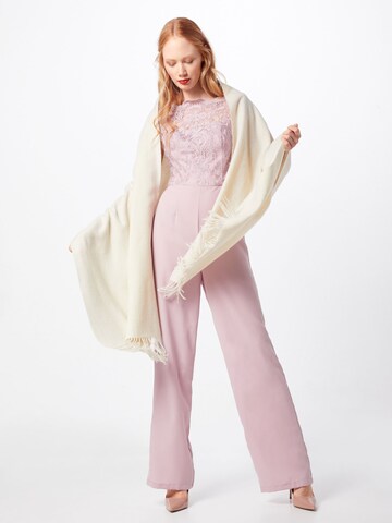 Combinaison 'Alicia' Chi Chi London en rose