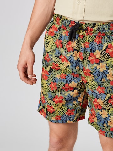 Urban Classics Regular Shorts in Mischfarben