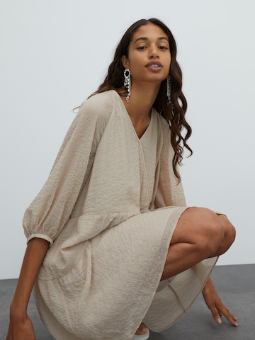 Robe 'Marou' EDITED en beige