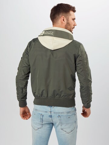 ALPHA INDUSTRIES Regular Fit Jacke in Grün