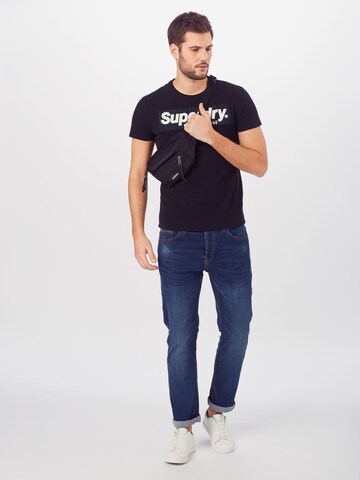 Coupe regular T-Shirt Superdry en noir