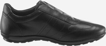 GEOX Slip on -tennarit 'Symbol' värissä musta