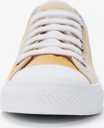 Ethletic Sneakers in Beige