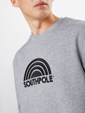 SOUTHPOLE Sweatshirt 'Halfmoon' in Grau