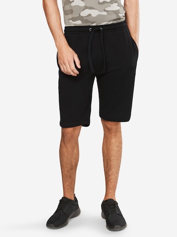 Urban Classics Regular Pants in Black: front