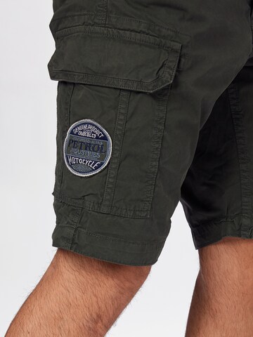 Petrol Industries Regular Shorts in Grün