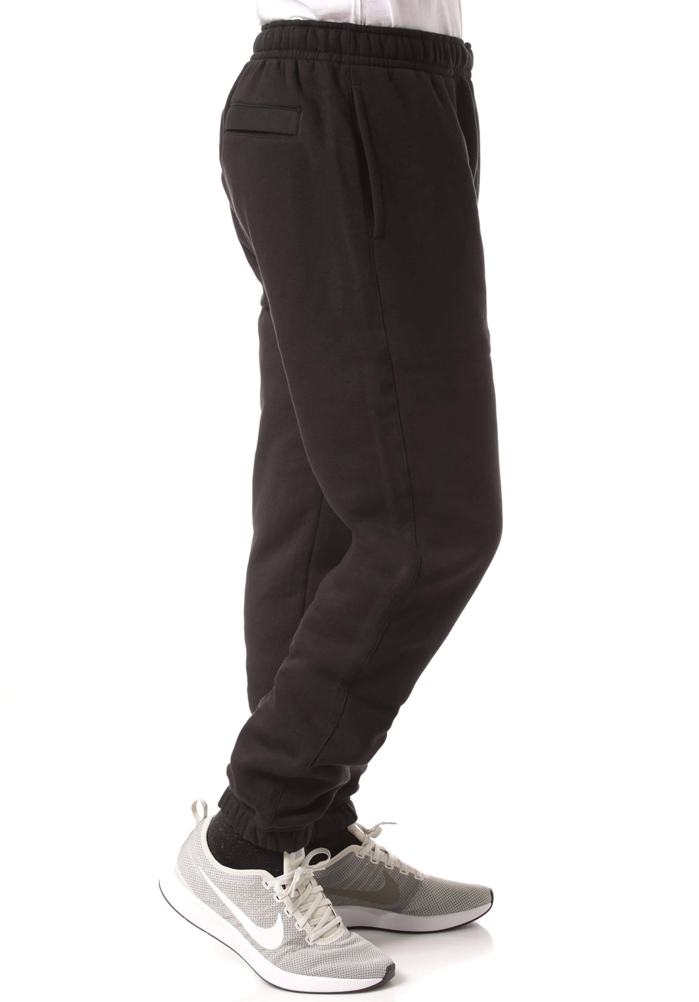 Tapered Pantaloni 'Club Fleece' de la Nike Sportswear pe negru