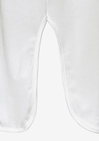 Robe gainante NUANCE en blanc