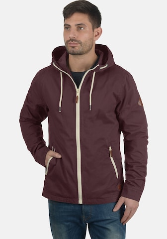Veste mi-saison 'Bobby' BLEND en rouge