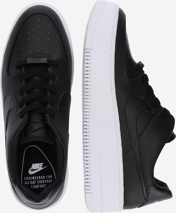 Nike Sportswear Nízke tenisky - Čierna: bočná strana