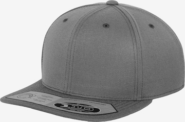 Casquette Flexfit en gris : devant