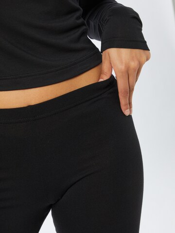 SISTERS POINT Skinny Leggings in Black