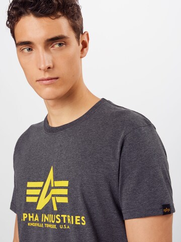 ALPHA INDUSTRIES - Camiseta en gris