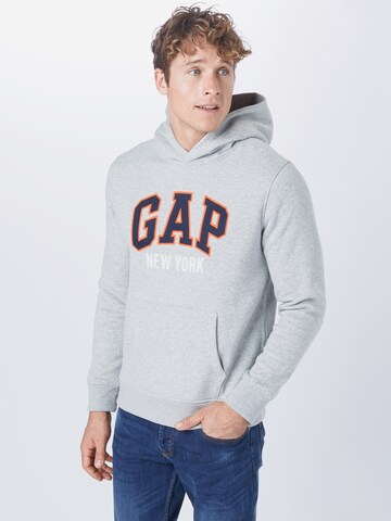 GAP Regular fit Sweatshirt 'ARCH' in Grijs: voorkant