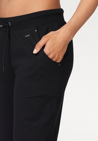 LASCANA - Tapered Calças em preto