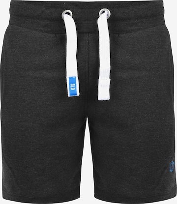 !Solid Regular Sweatshorts in Grau: predná strana