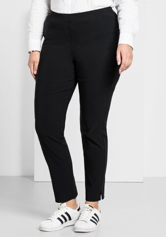 SHEEGO Slim fit Pleat-Front Pants in Black: front