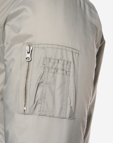 Veste mi-saison Urban Classics en gris