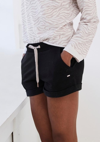 LASCANA Shorts in Schwarz: predná strana