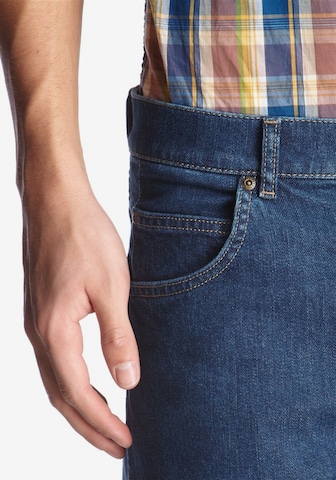 WRANGLER Regular Stretch-Jeans 'Durable' in 