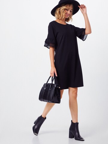 Robe 'Maischa' ABOUT YOU en noir