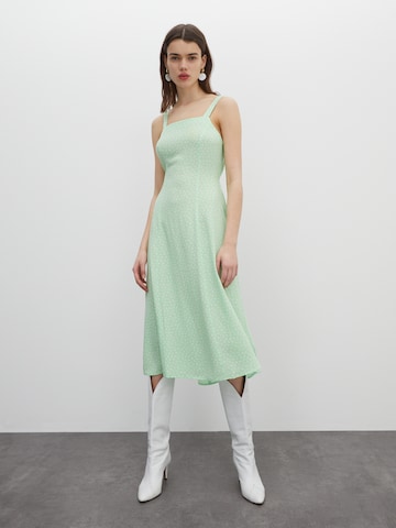 EDITED Dress 'Zane' in Green: front