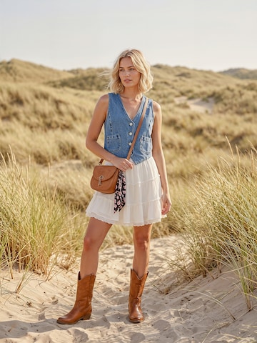 Coastal Cowgirl Denim Vest Look