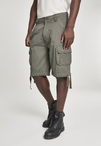 Brandit Regular Cargo trousers in Green: front