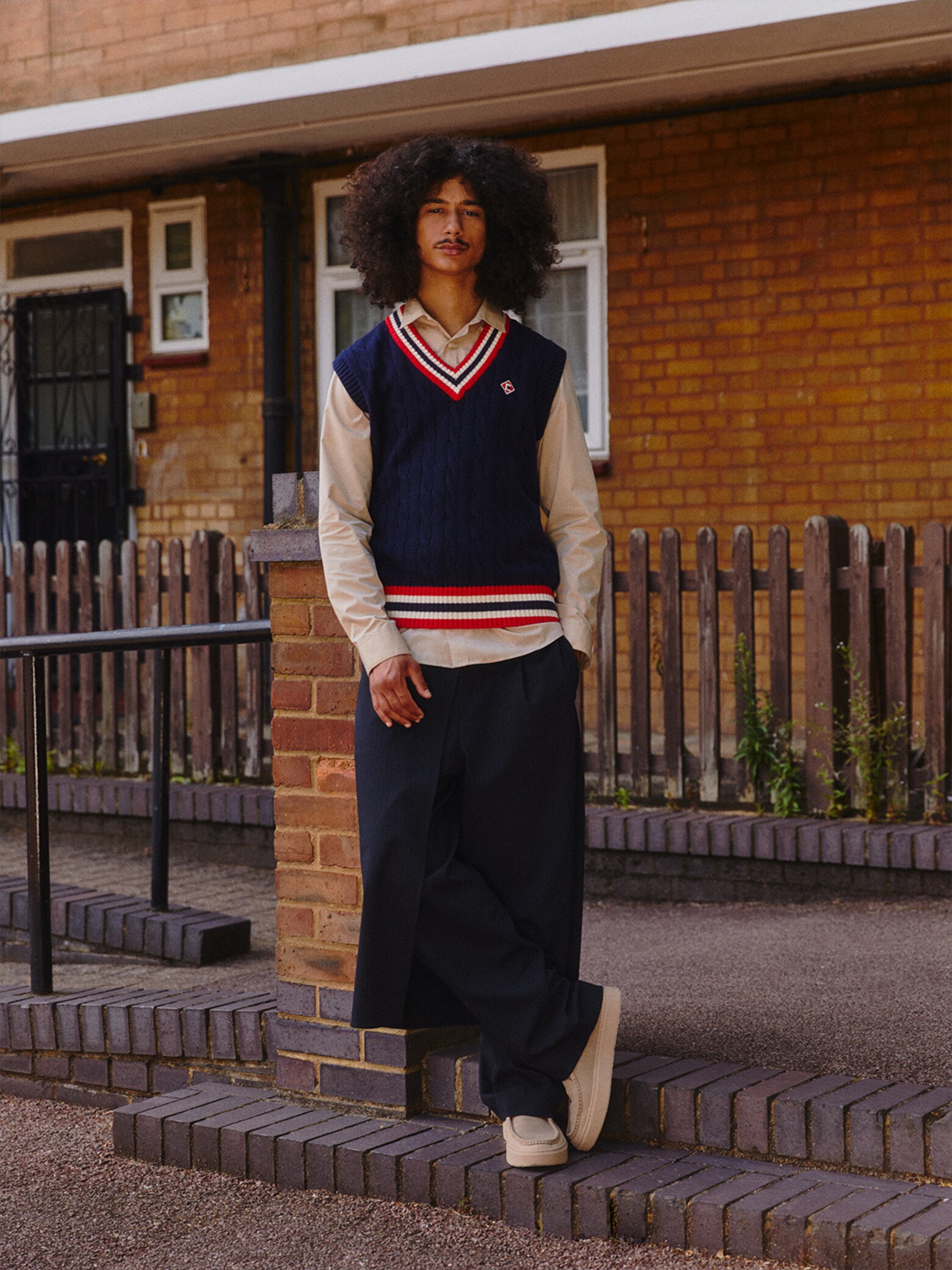 Rafaelle - Casual Blue Sweater Vest Look