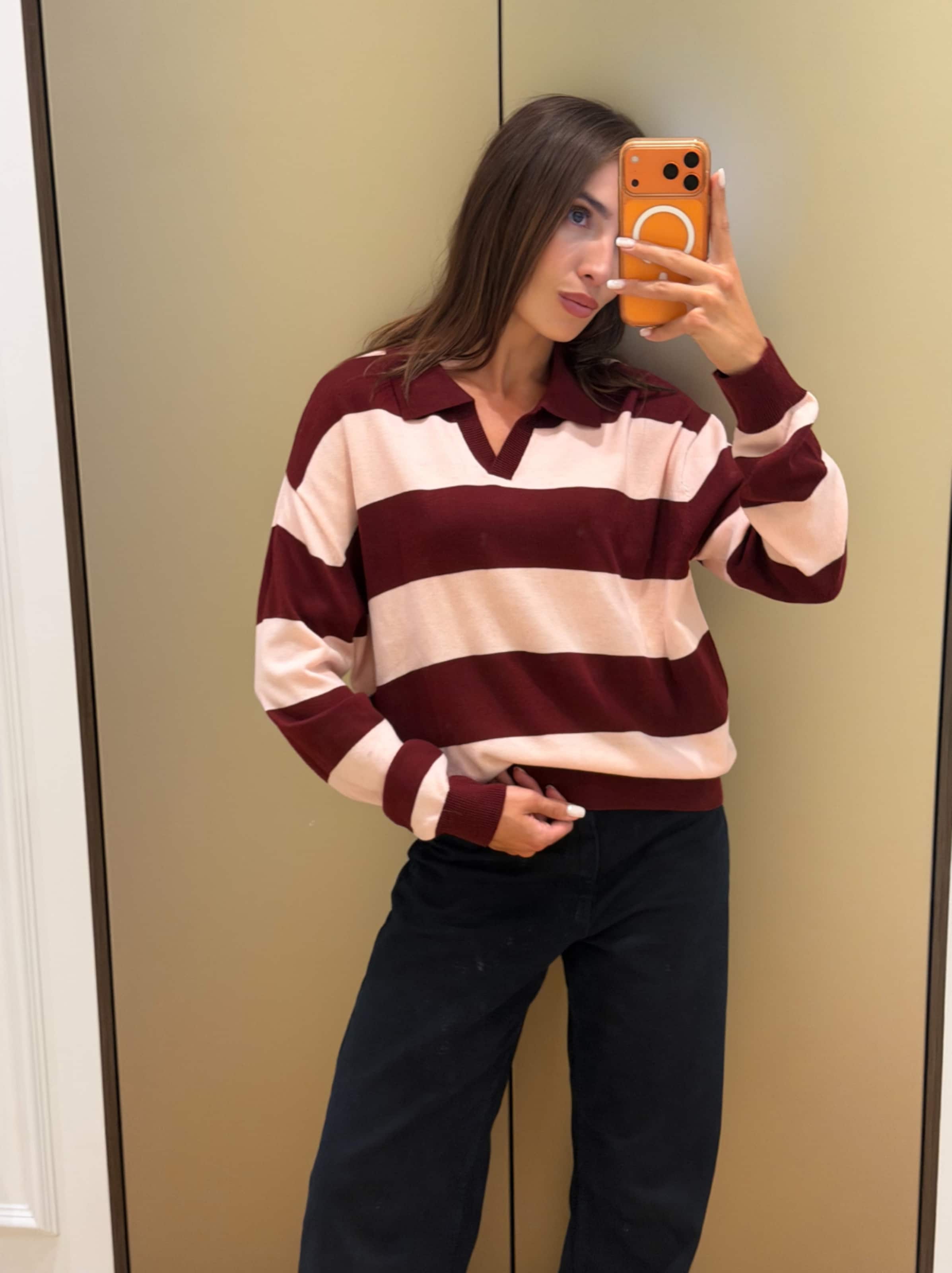 Andrea Trgovčević - Striped Sweater Mirror Look
