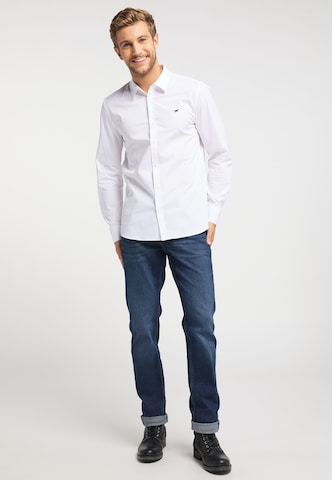 Comfort fit Camicia 'Casper' di MUSTANG in bianco