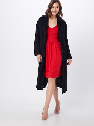 Rochie de vară 'ONLADDY STRAP DRESS JRS' de la ONLY pe roșu