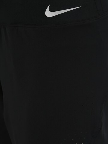 Regular Pantaloni sport 'Eclipse' de la NIKE pe negru