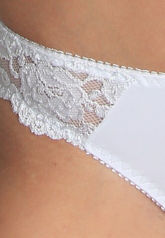 Slip 'CLASSIC LACE' sassa en blanc