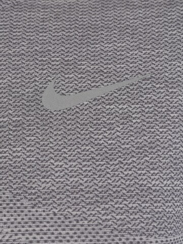 NIKE Funkčné tričko 'Techknit' - Sivá