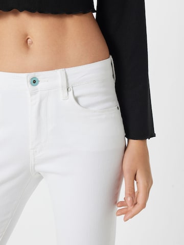 Pepe Jeans - Slimfit Vaquero 'REGENT' en blanco