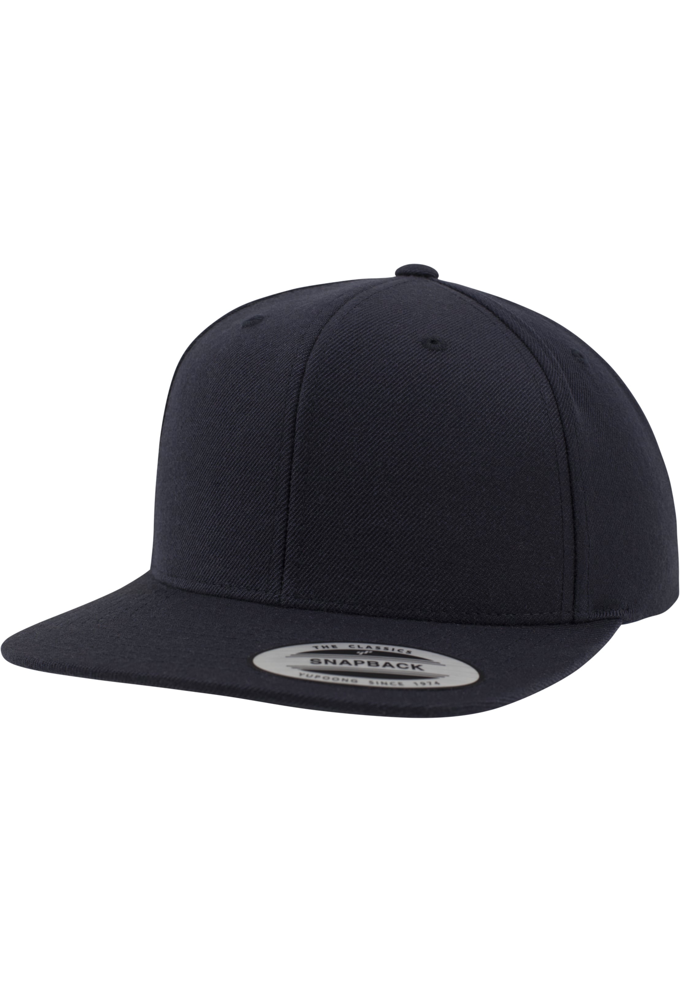 Chapeau Flexfit en noir : devant