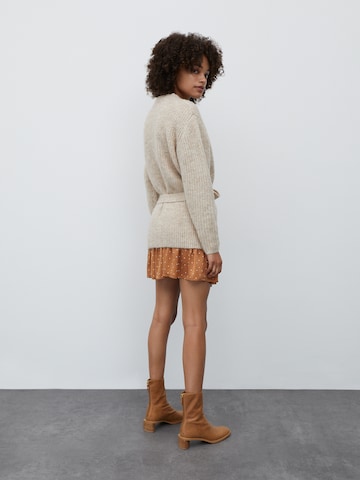 EDITED Strickjacke 'Annika' in Beige