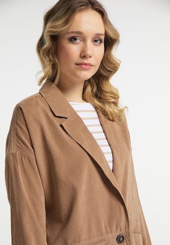 DREIMASTER Between-Seasons Coat in Beige: front