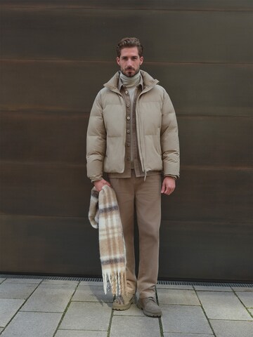 Beige Layering Look