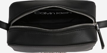 Calvin Klein - Bolso de hombro en negro