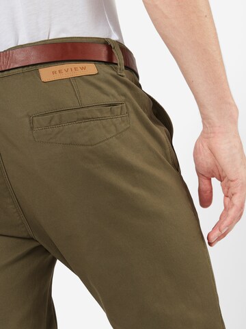 Review Regular Chino 'STR BELT' in Grün