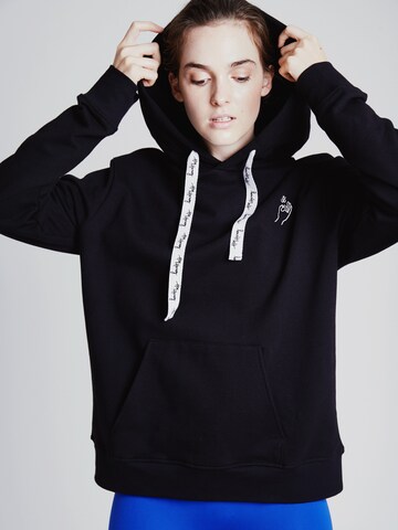 Hey HoneySportska sweater majica 'Hoodie Chin' - crna boja: prednji dio