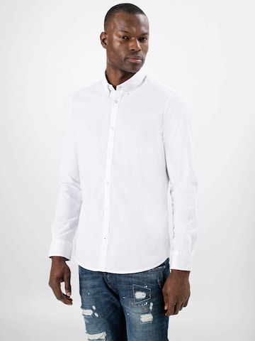 Coupe slim Chemise 'Floyd' TOM TAILOR en blanc : devant