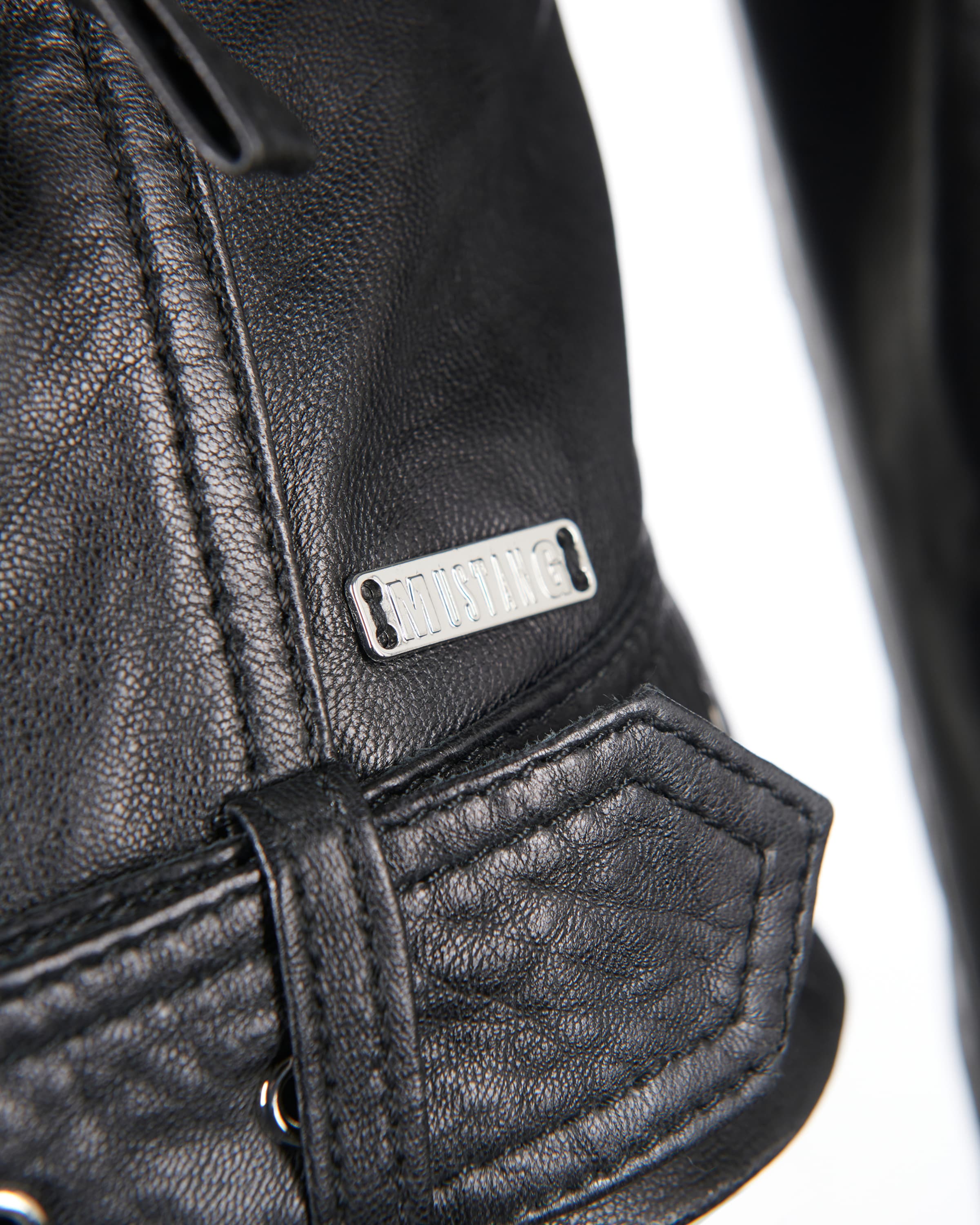 MUSTANG Between-season jacket in Black