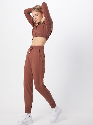 Sweat-shirt 'Sarina' ABOUT YOU Limited en marron