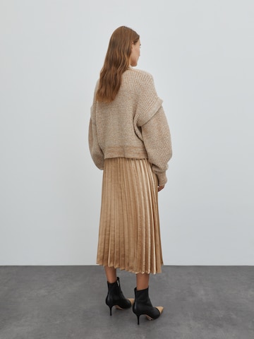 EDITED Sweater 'Jorina' in Beige