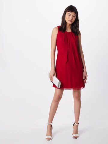 Robe de cocktail SWING en rouge